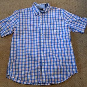 A patterned short sleeve button down